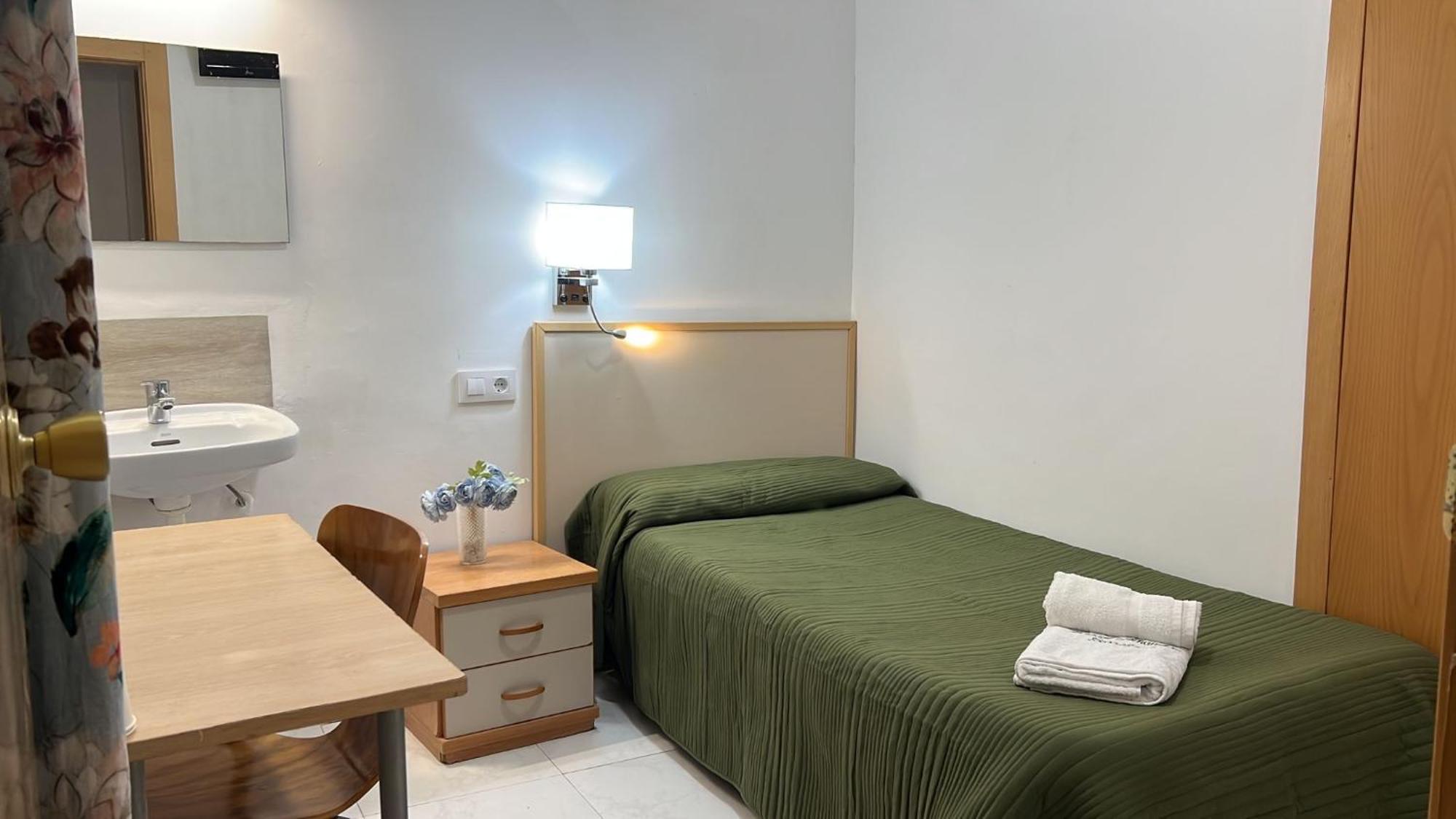 Hostal Alhambra Tarragona Exterior photo
