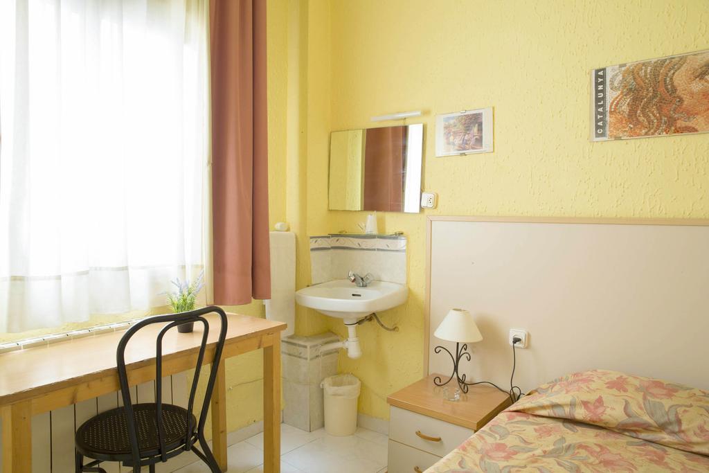 Hostal Alhambra Tarragona Room photo